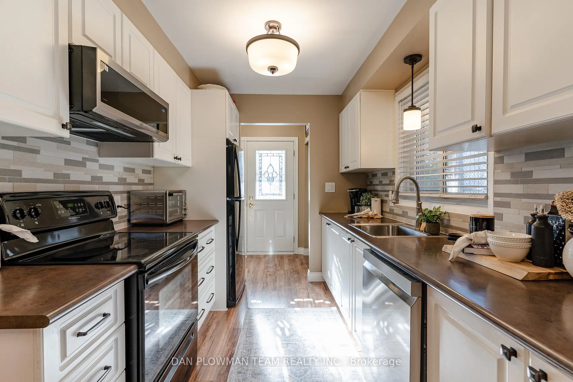 Photo 18 of 895 Exeter Street, Oshawa, Centennial — HOMEH