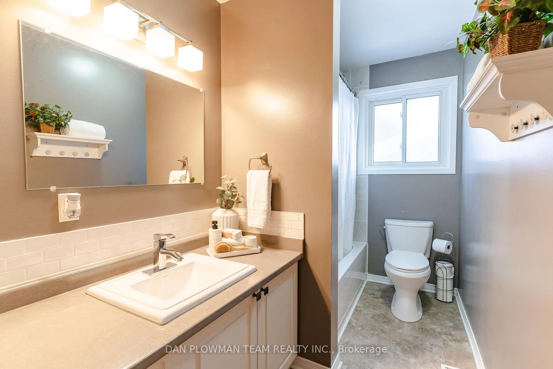 Photo 27 of 895 Exeter Street, Oshawa, Centennial — HOMEH