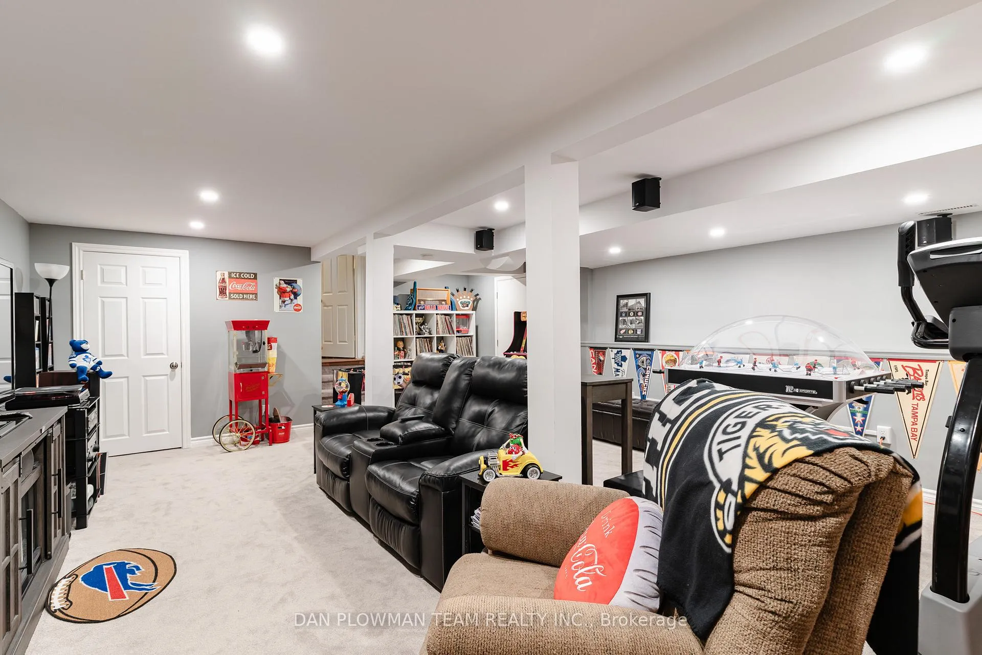 Photo 33 of 895 Exeter Street, Oshawa, Centennial — HOMEH