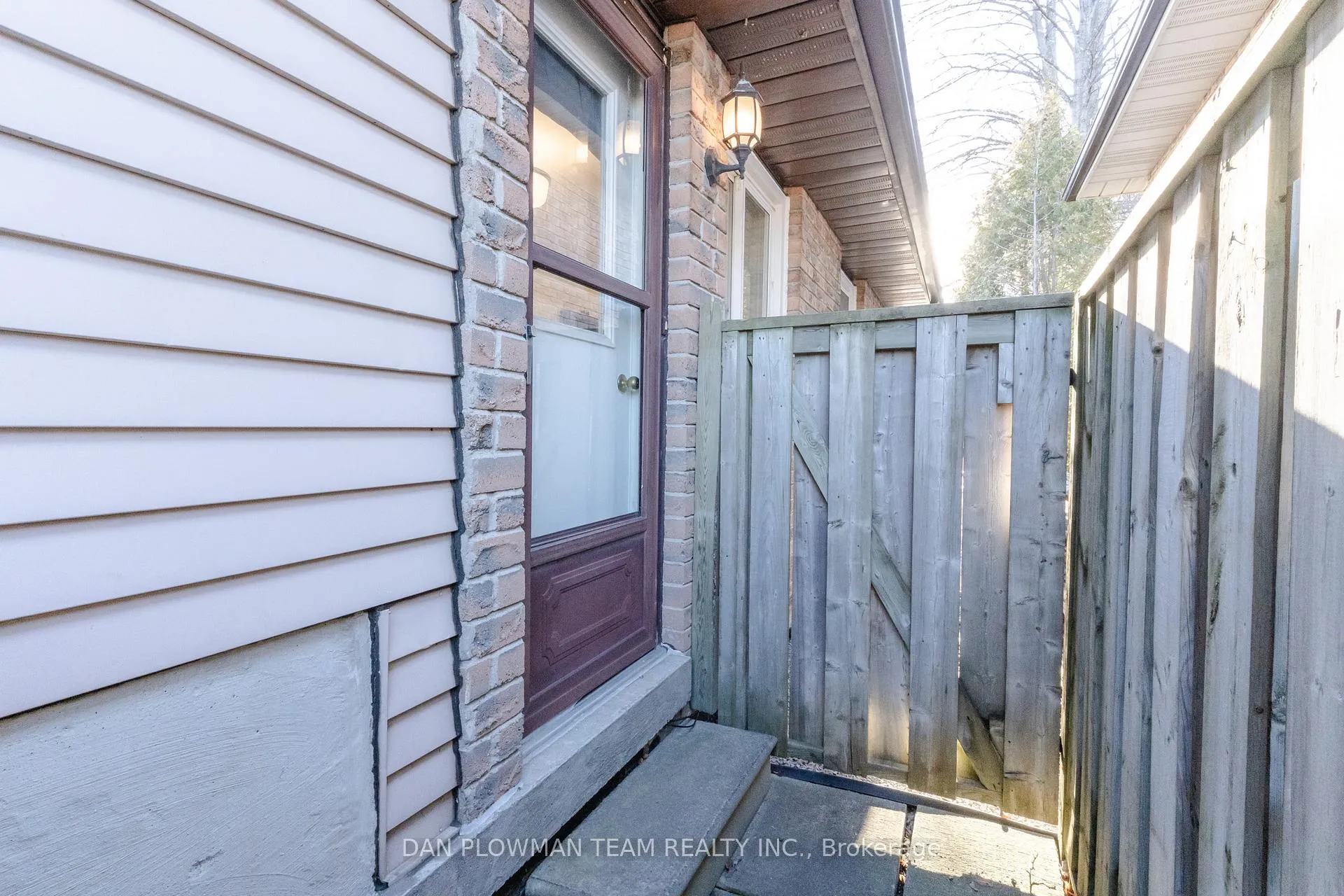 Photo 35 of 895 Exeter Street, Oshawa, Centennial — HOMEH