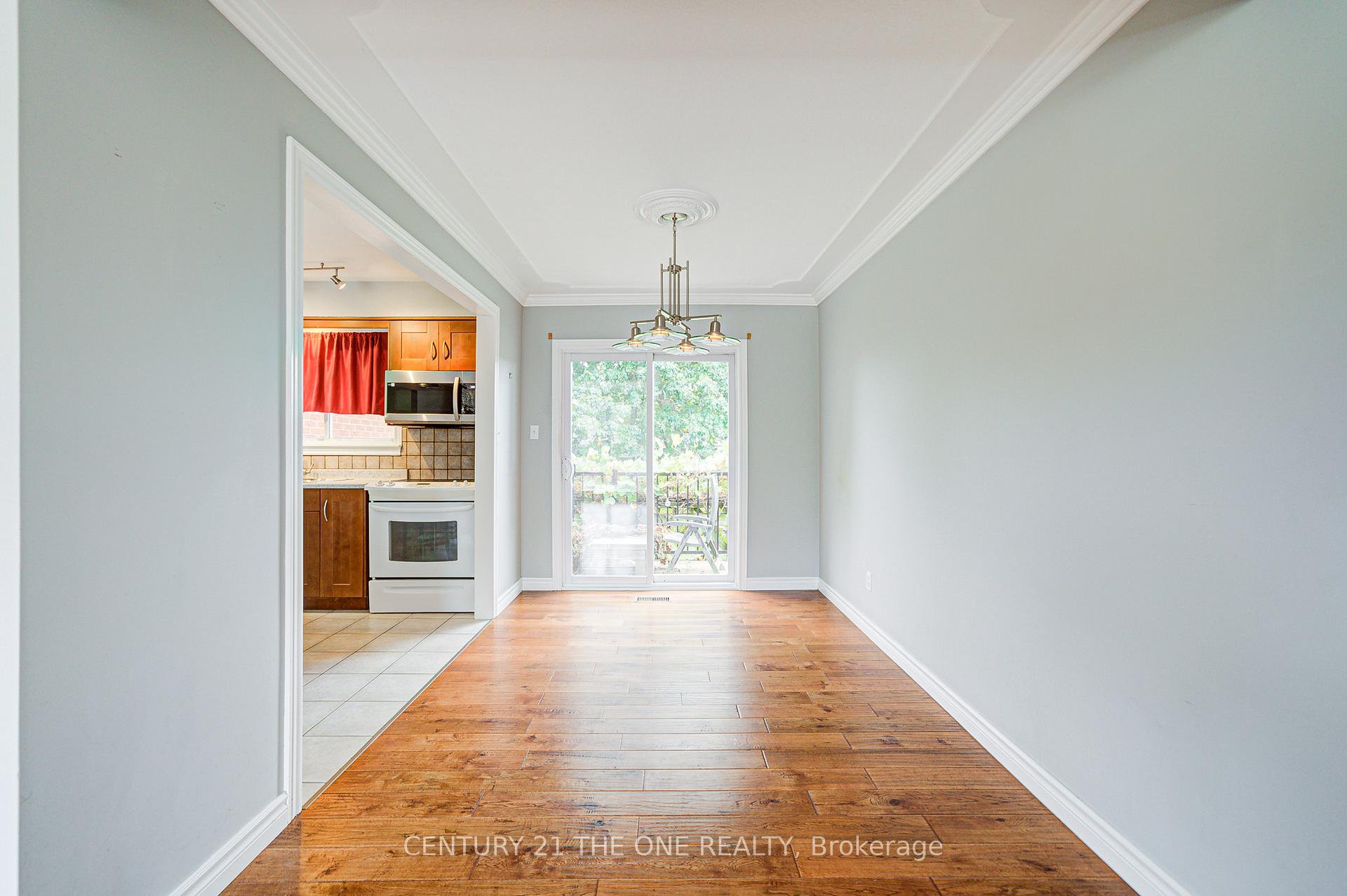 Photo 8 of 25 Carrol Street, Kitchener — HOMEH