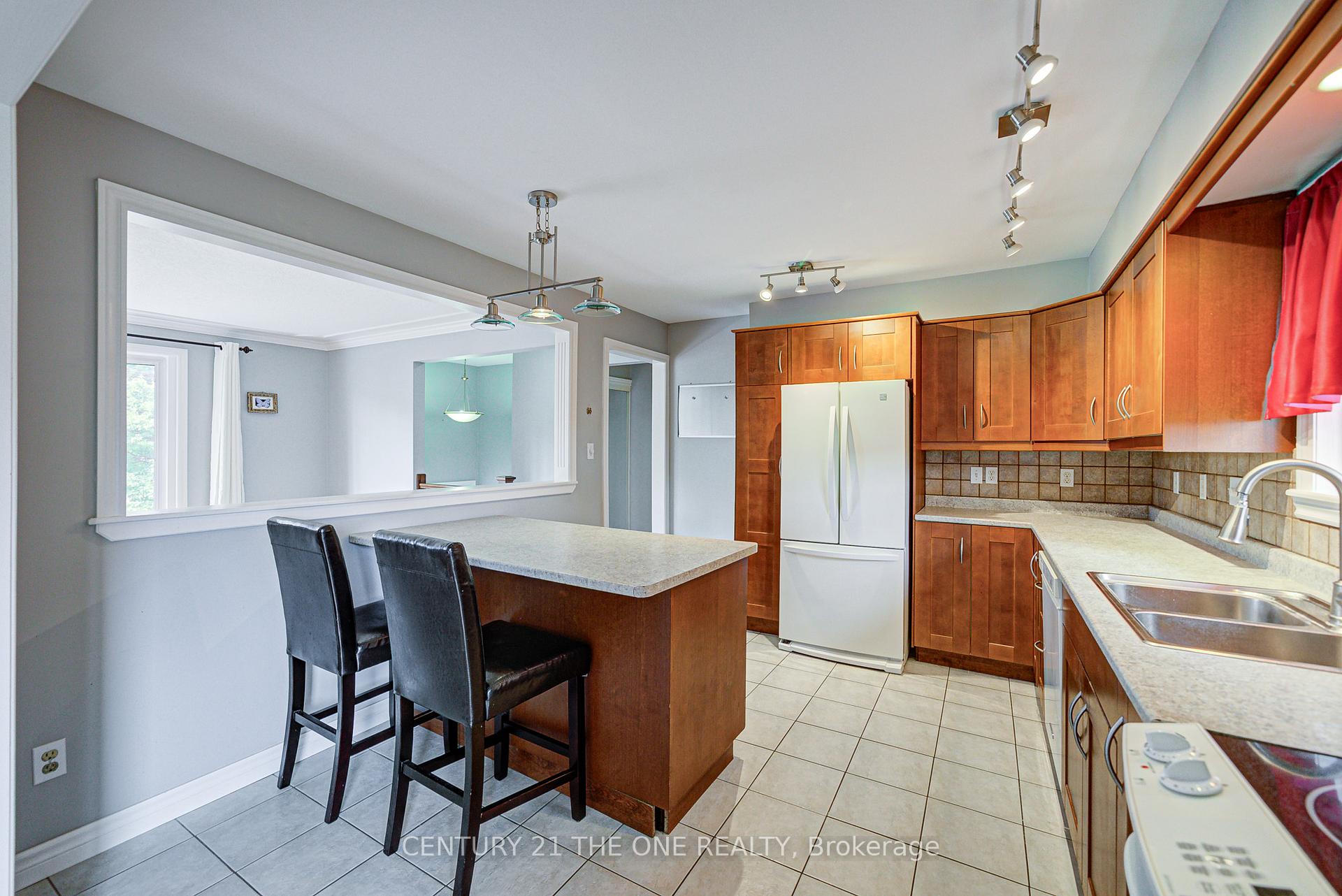 Photo 15 of 25 Carrol Street, Kitchener — HOMEH