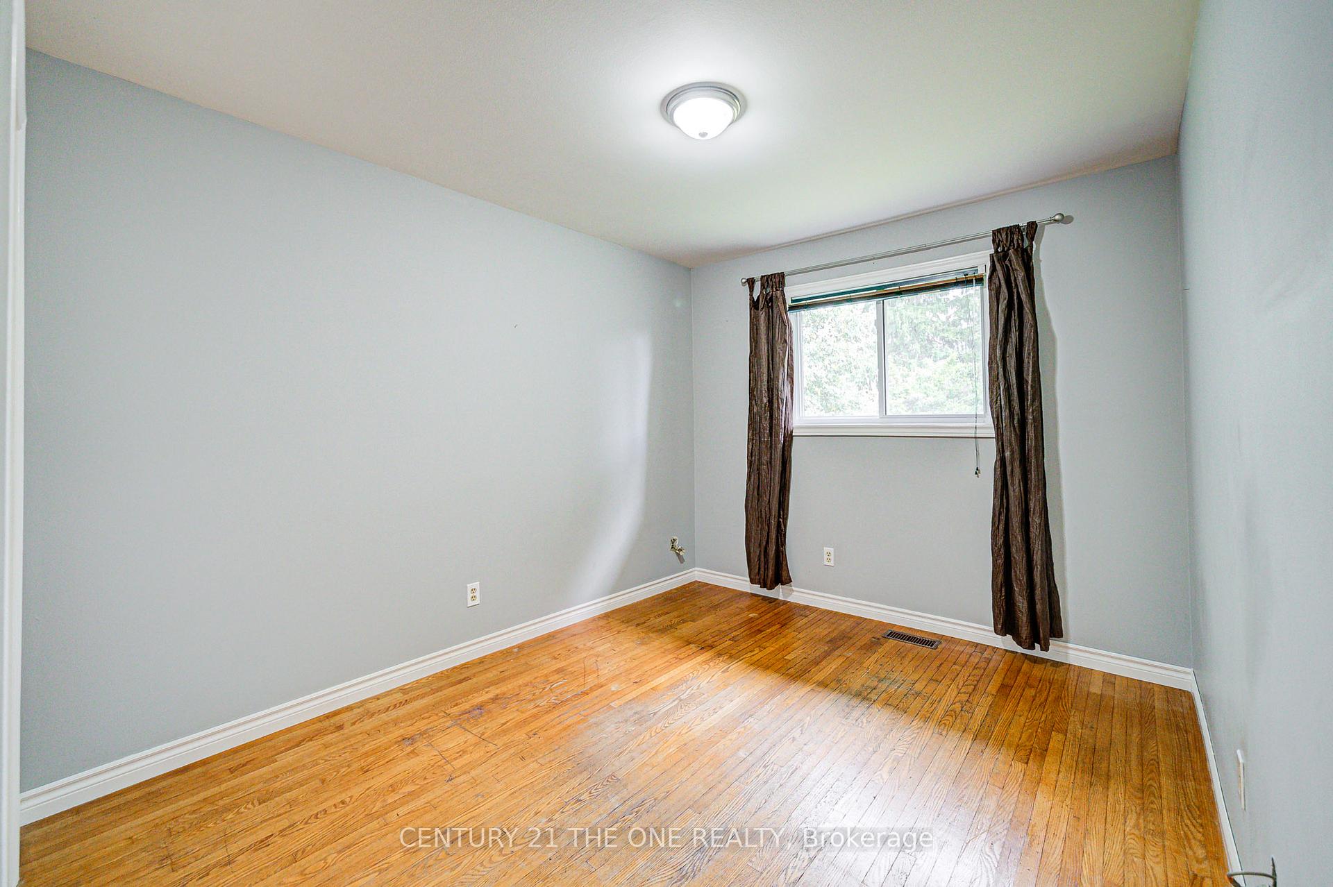 Photo 21 of 25 Carrol Street, Kitchener — HOMEH