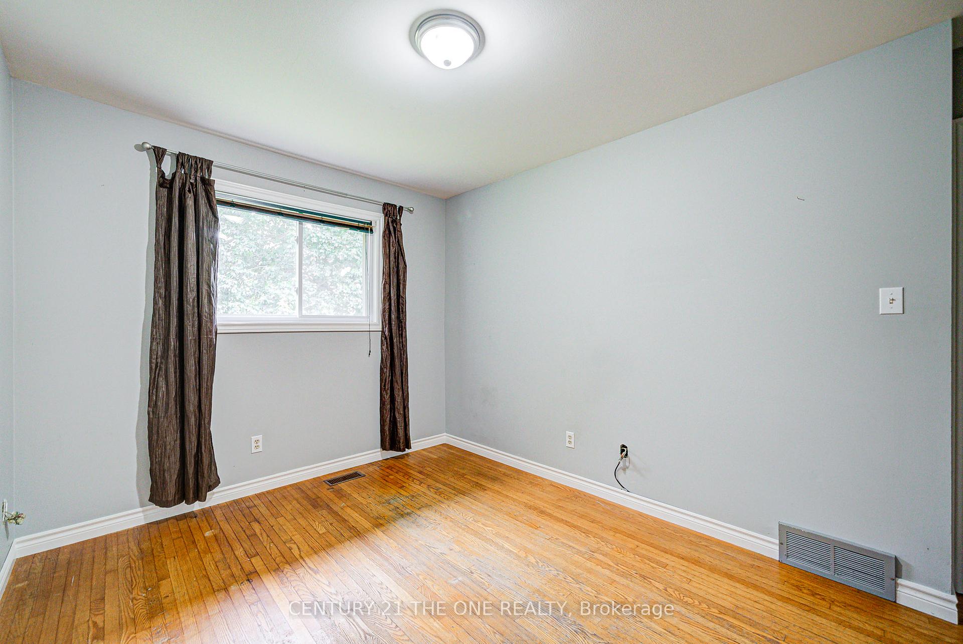 Photo 23 of 25 Carrol Street, Kitchener — HOMEH