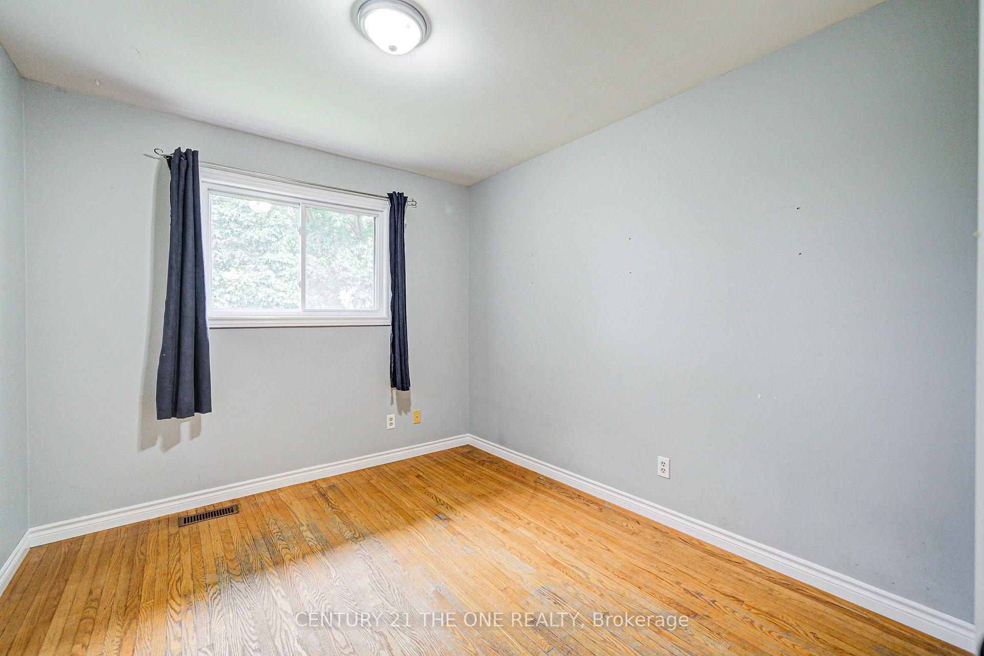Photo 24 of 25 Carrol Street, Kitchener — HOMEH