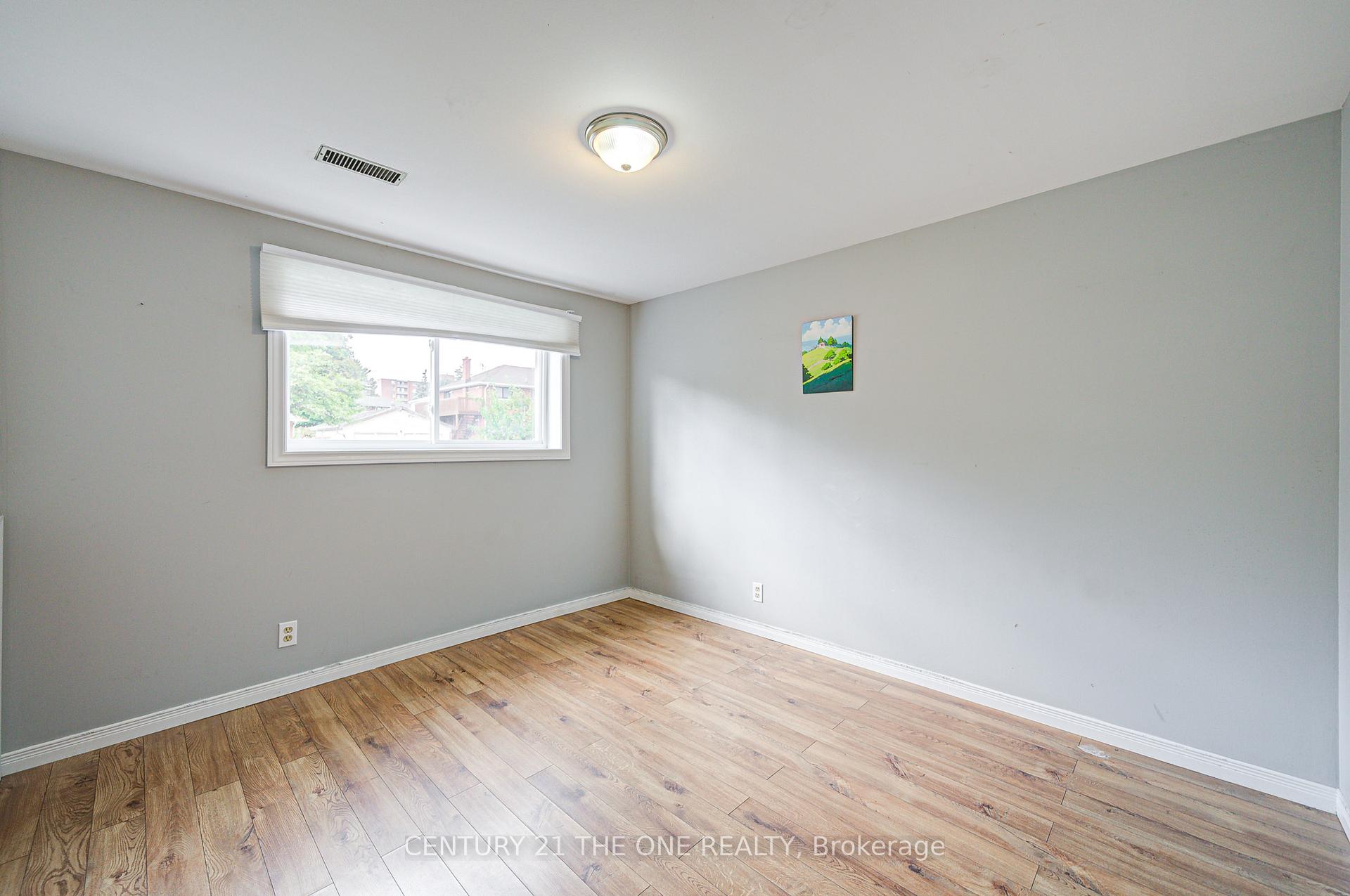 Photo 31 of 25 Carrol Street, Kitchener — HOMEH