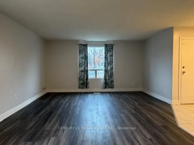 Photo 5 of Unit Upper Level, 47 Elgin Street E, Oshawa, O'Neill — HOMEH