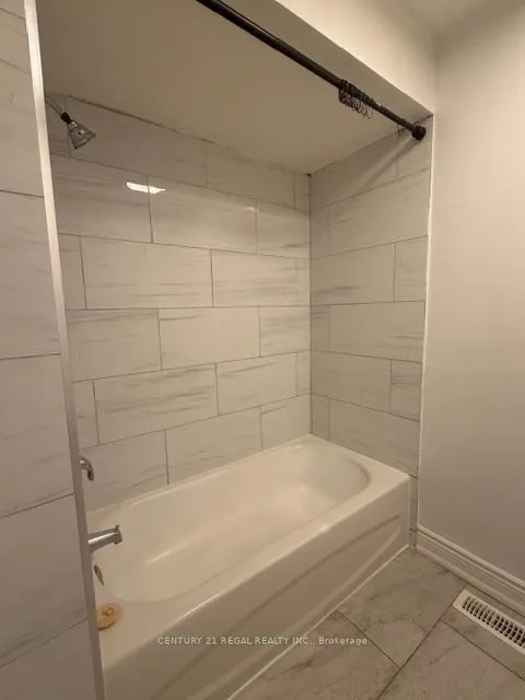 Photo 13 of Unit Upper Level, 47 Elgin Street E, Oshawa, O'Neill — HOMEH