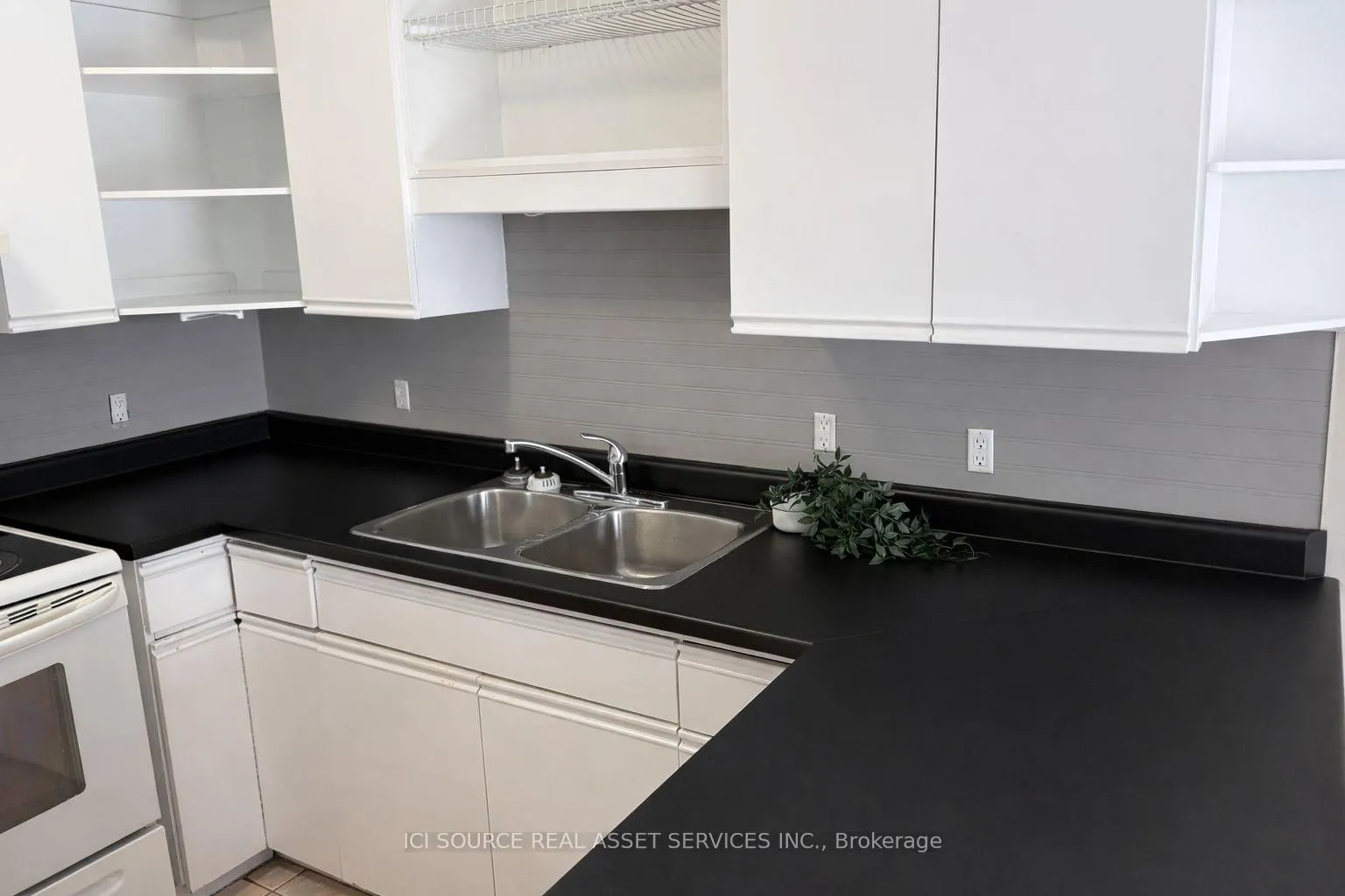 Photo 6 of 1593 Murphy Road, Sarnia — HOMEH