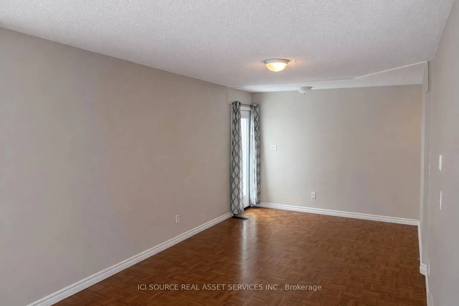 Photo 10 of 1593 Murphy Road, Sarnia — HOMEH