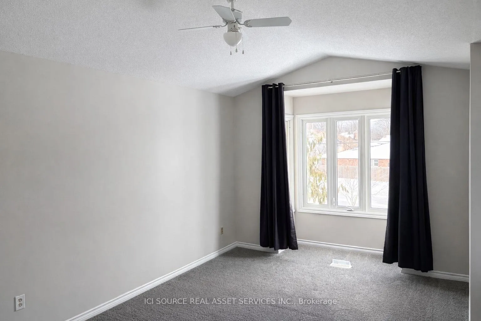 Photo 14 of 1593 Murphy Road, Sarnia — HOMEH