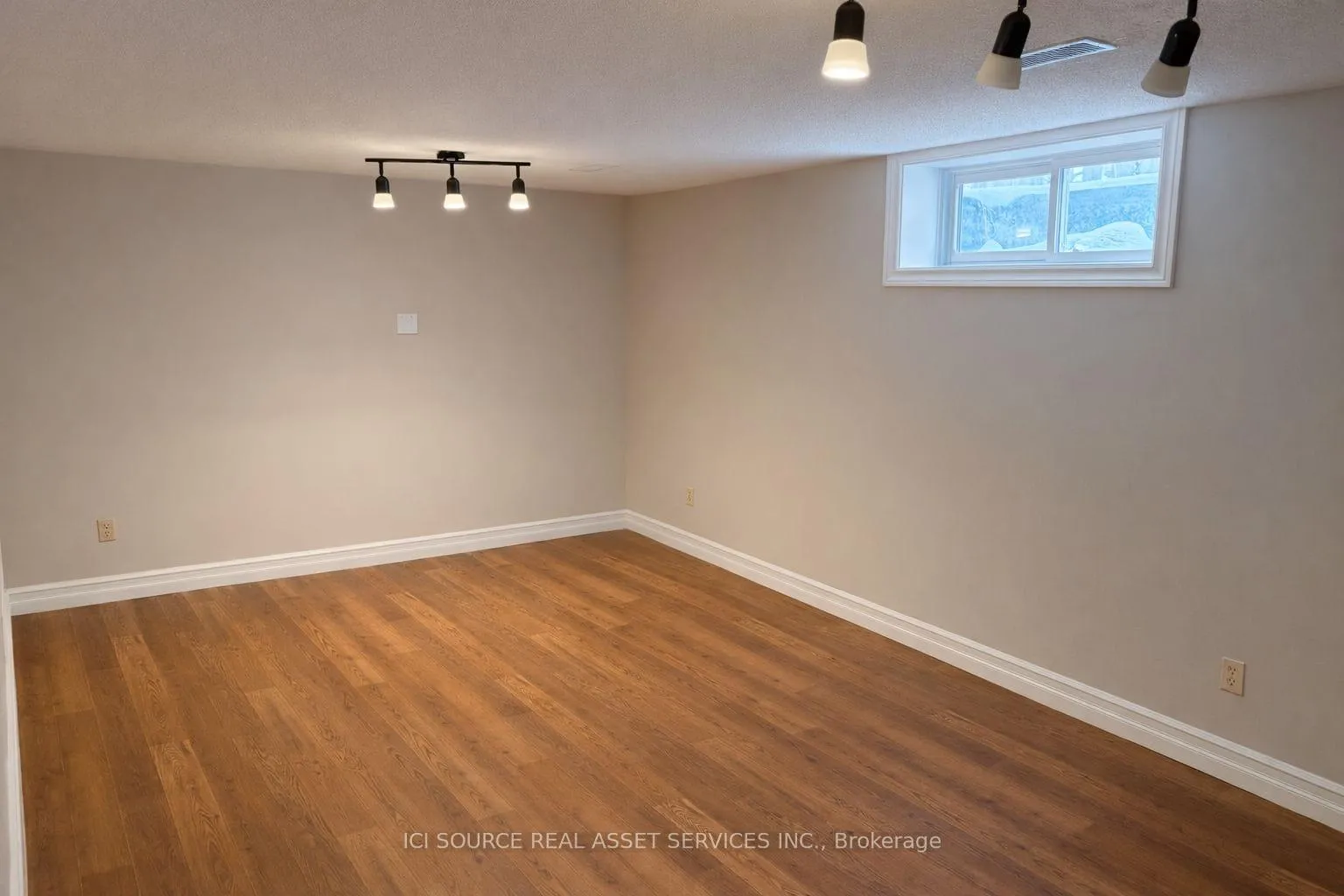 Photo 30 of 1593 Murphy Road, Sarnia — HOMEH