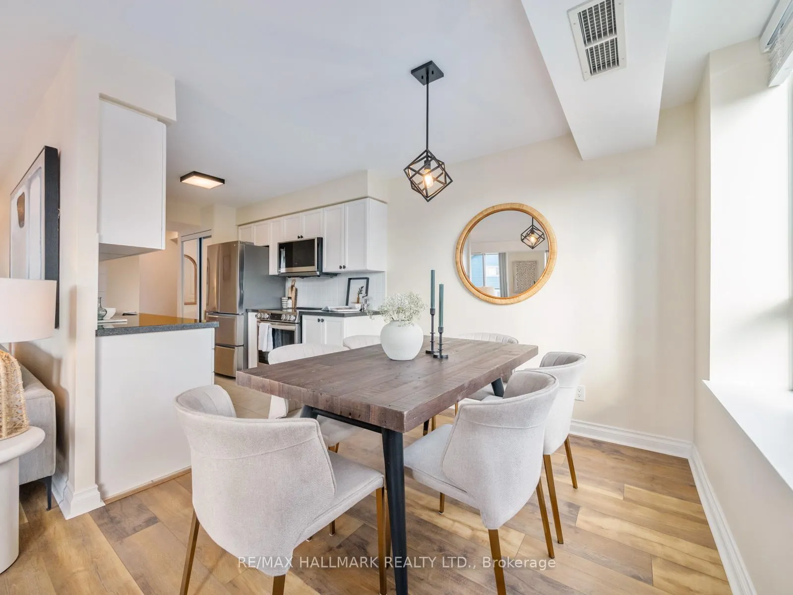 Photo 7 of Unit 317, 1863 Queen Street E, Toronto, The Beaches — HOMEH