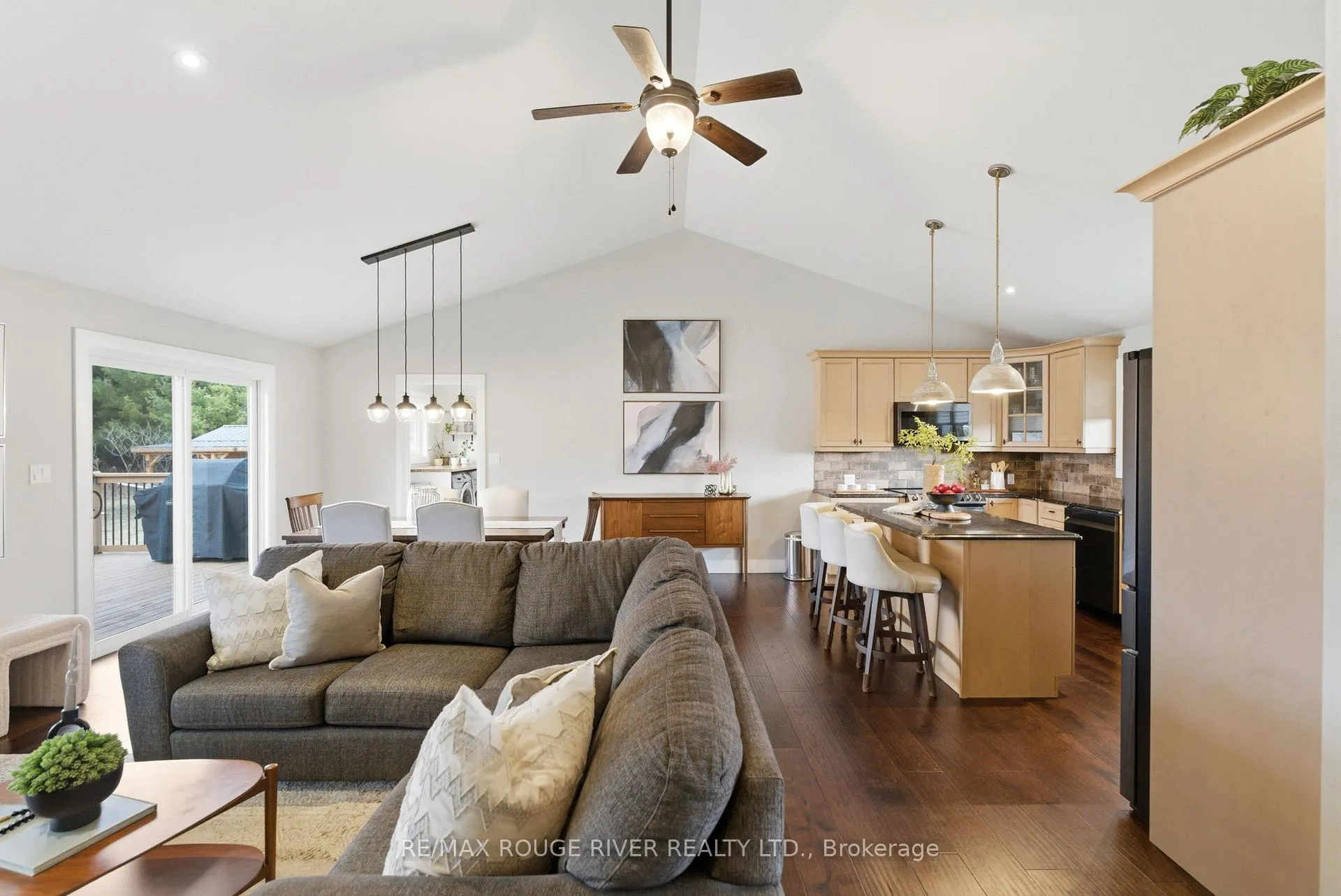 Photo 4 of 660 Hayes Line, Cavan Monaghan, Cavan Twp — HOMEH
