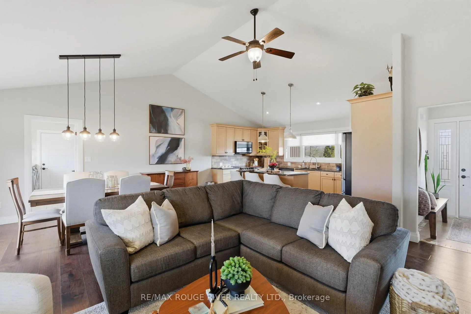 Photo 8 of 660 Hayes Line, Cavan Monaghan, Cavan Twp — HOMEH