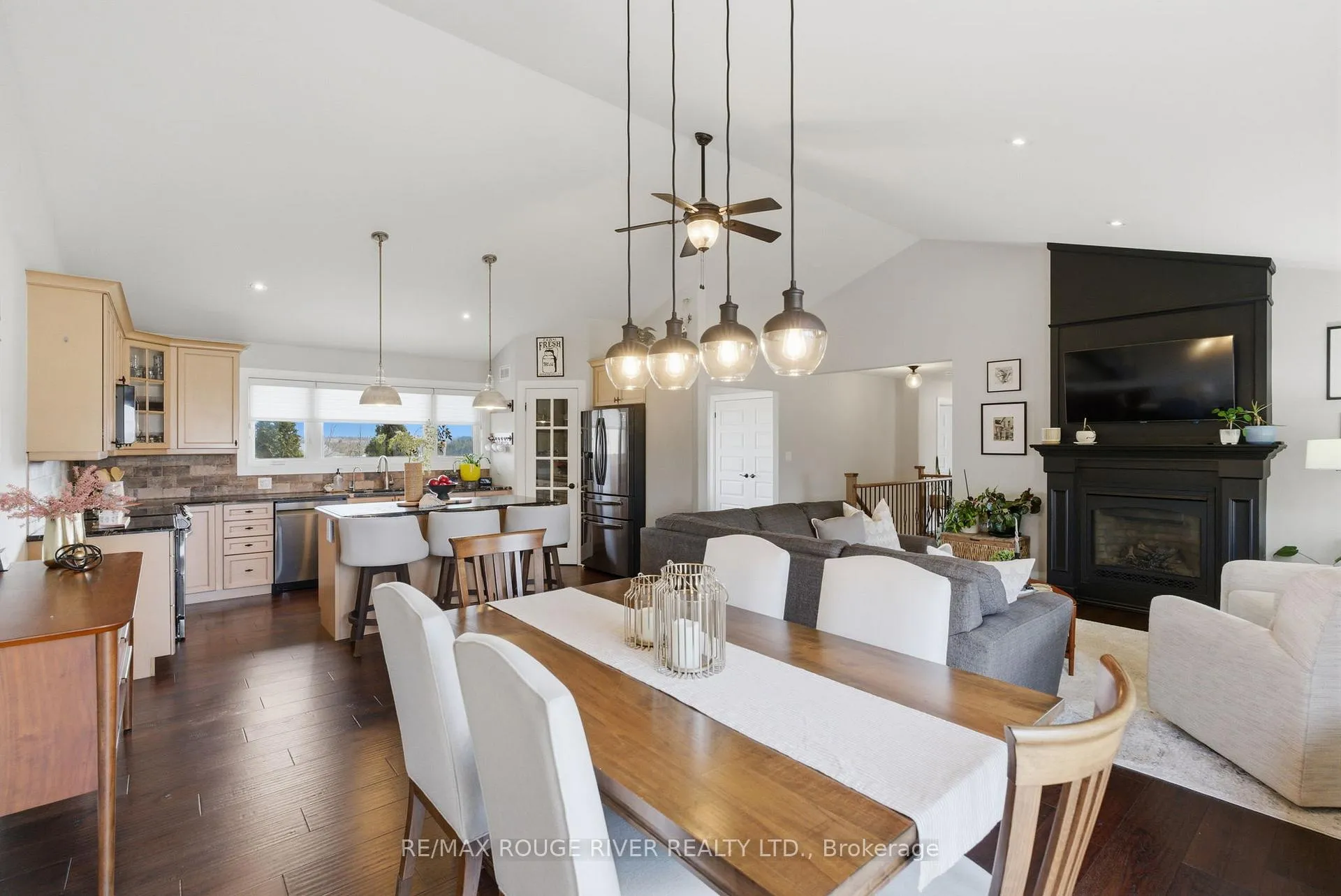 Photo 10 of 660 Hayes Line, Cavan Monaghan, Cavan Twp — HOMEH