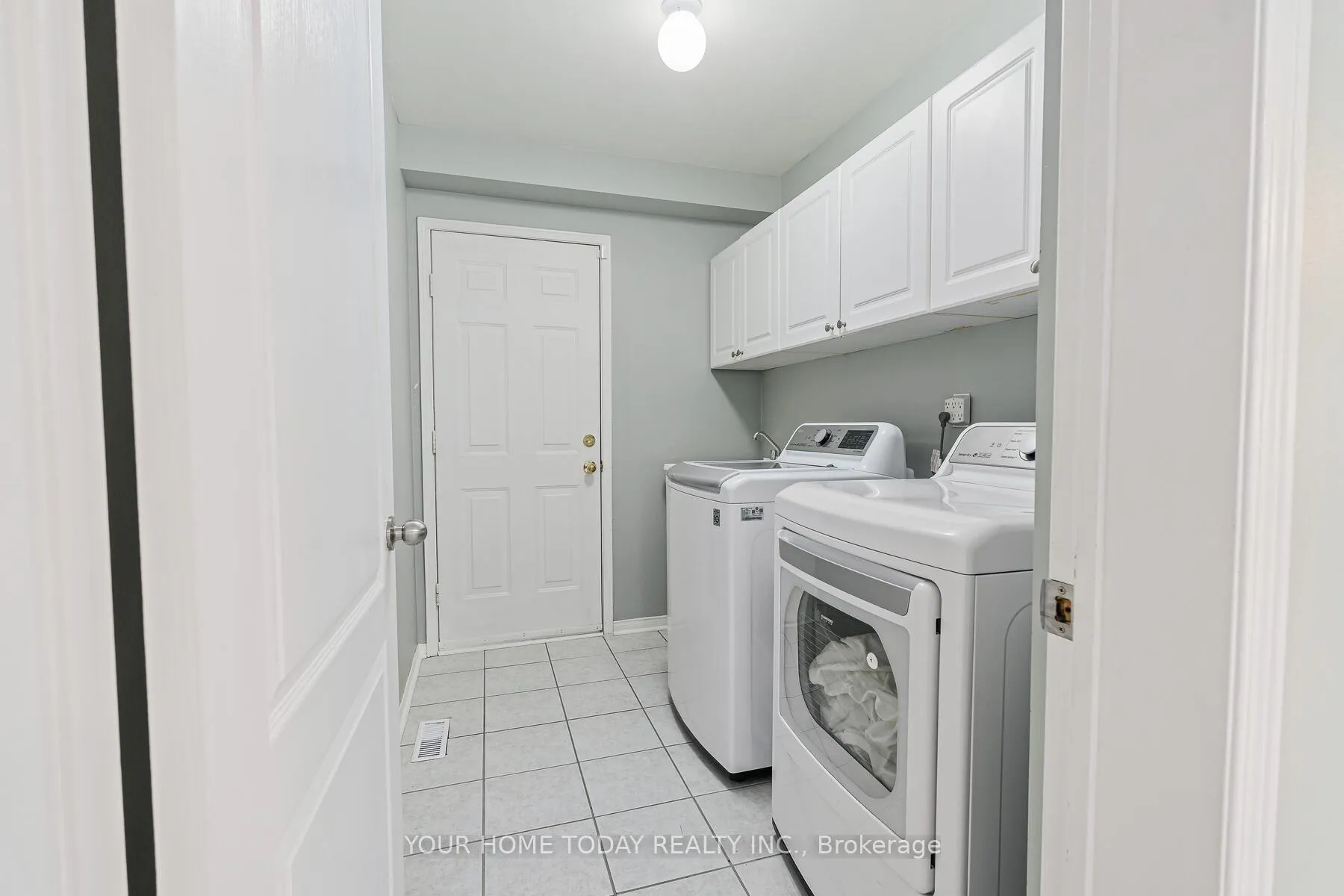 Photo 12 of 177 Van Scott Drive, Brampton, Northwest Sandalwood Parkway — HOMEH
