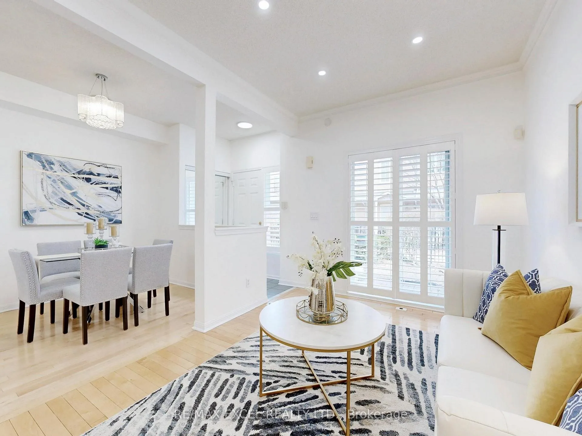 Photo 5 of Unit 6, 16 St Moritz Way, Markham, Unionville — HOMEH