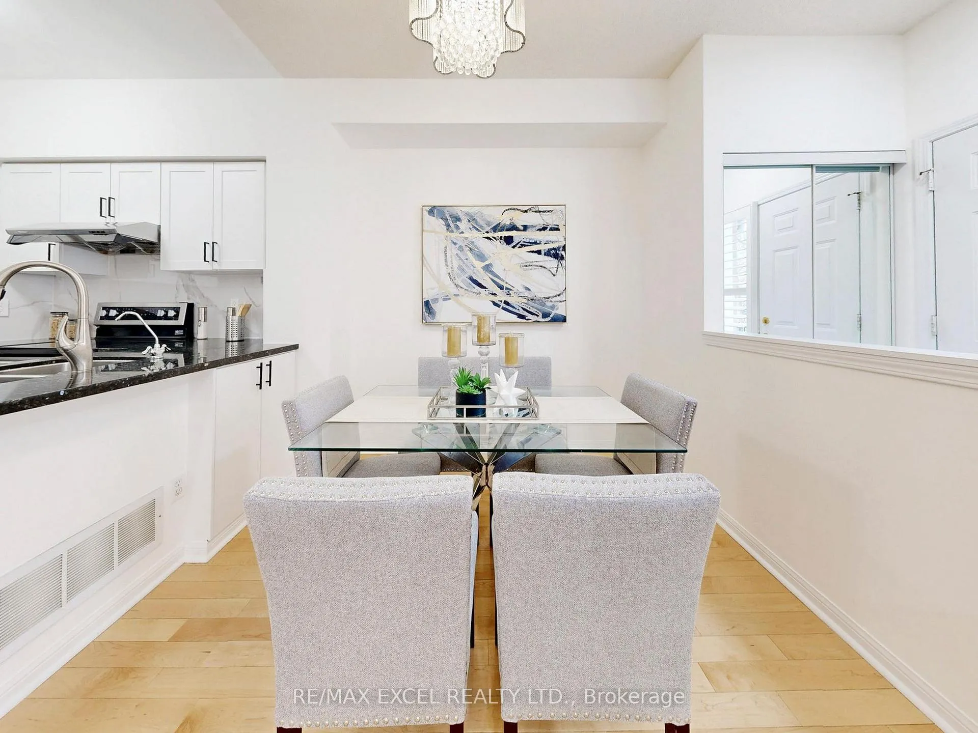 Photo 7 of Unit 6, 16 St Moritz Way, Markham, Unionville — HOMEH