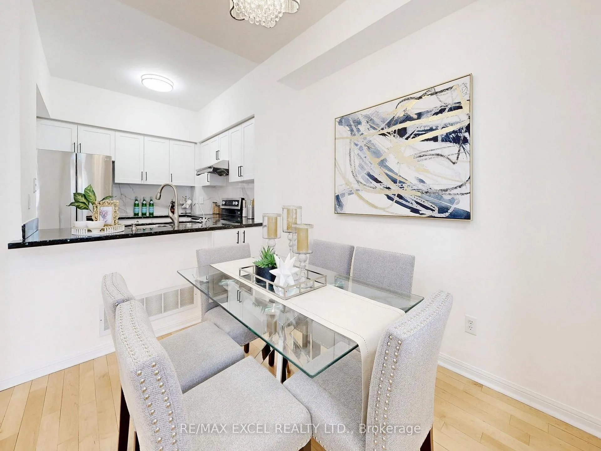 Photo 8 of Unit 6, 16 St Moritz Way, Markham, Unionville — HOMEH