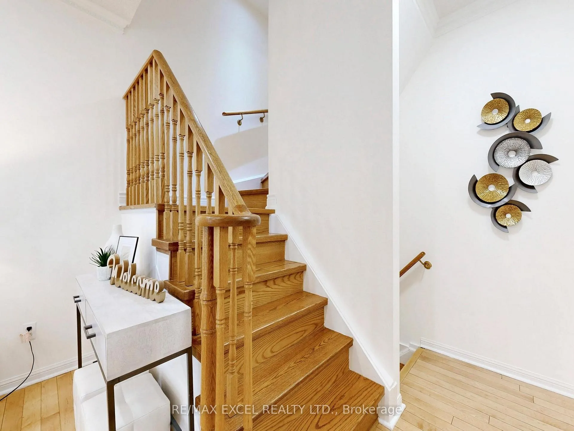 Photo 11 of Unit 6, 16 St Moritz Way, Markham, Unionville — HOMEH