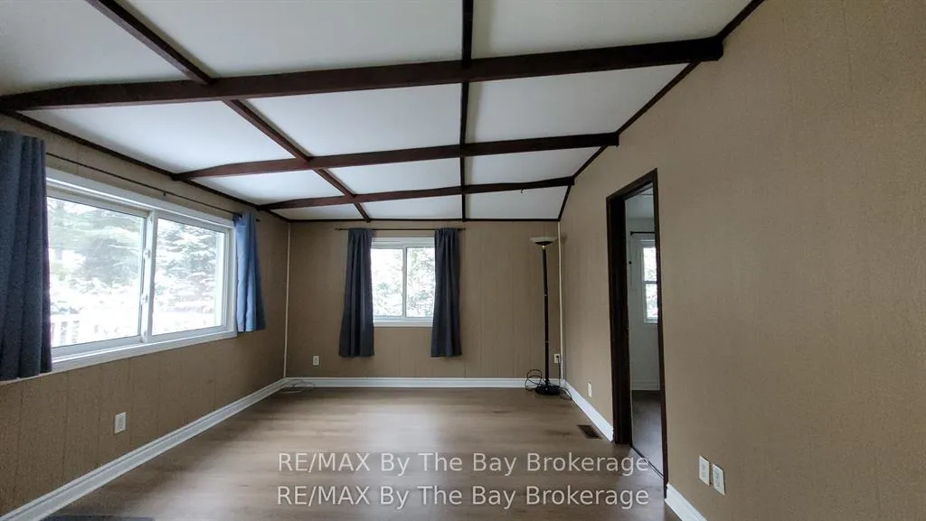 Photo 2 of 35 47th Street N, Wasaga Beach — HOMEH