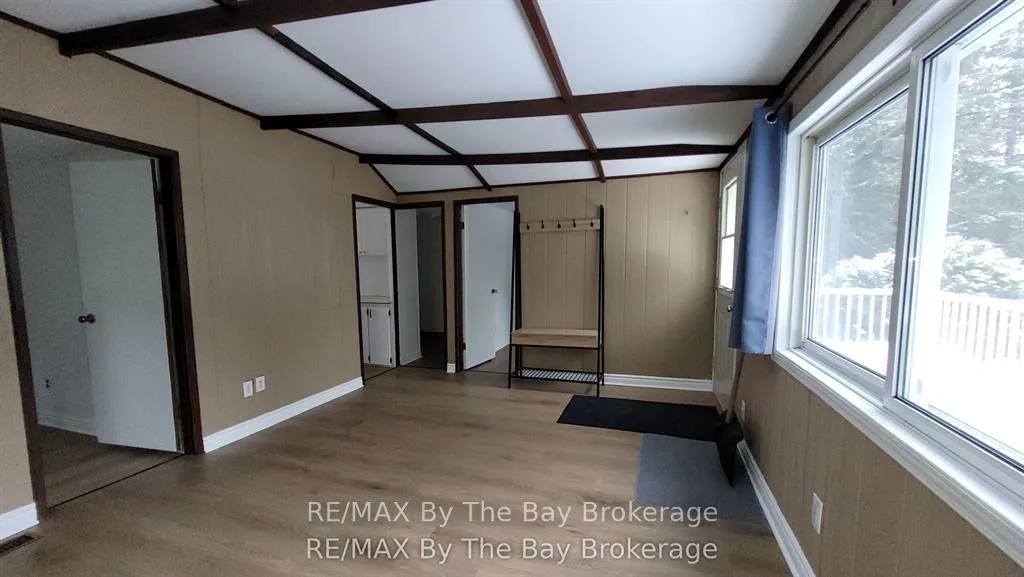 Photo 3 of 35 47th Street N, Wasaga Beach — HOMEH