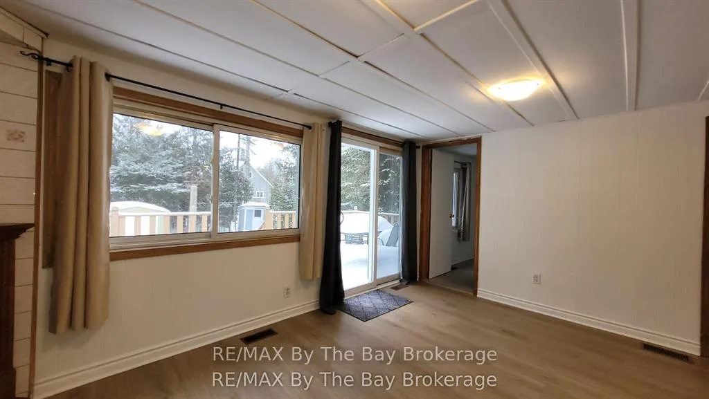 Photo 4 of 35 47th Street N, Wasaga Beach — HOMEH