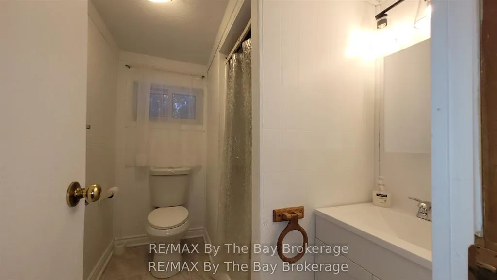 Photo 10 of 35 47th Street N, Wasaga Beach — HOMEH