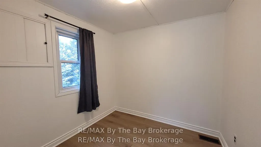 Photo 14 of 35 47th Street N, Wasaga Beach — HOMEH