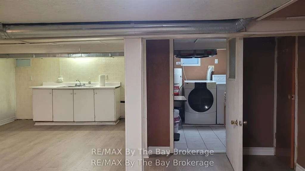 Photo 17 of 35 47th Street N, Wasaga Beach — HOMEH