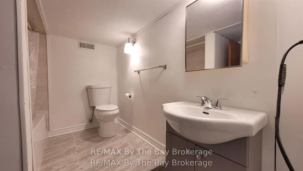 Photo 19 of 35 47th Street N, Wasaga Beach — HOMEH