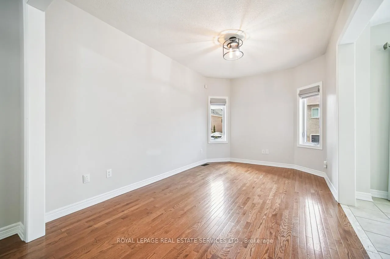 Photo 5 of 48 Manordale Crescent, Vaughan, Vellore Village — HOMEH