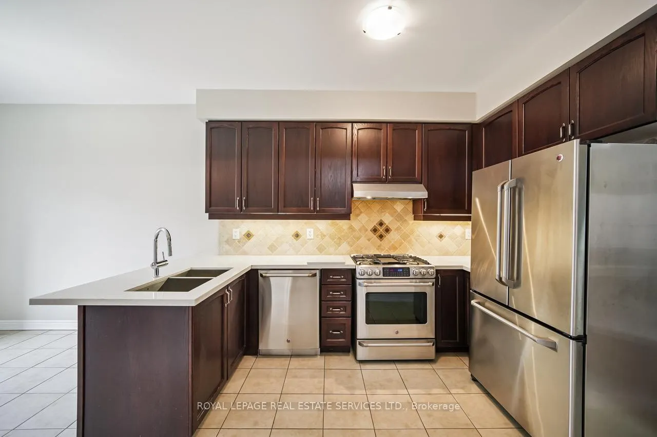 Photo 10 of 48 Manordale Crescent, Vaughan, Vellore Village — HOMEH