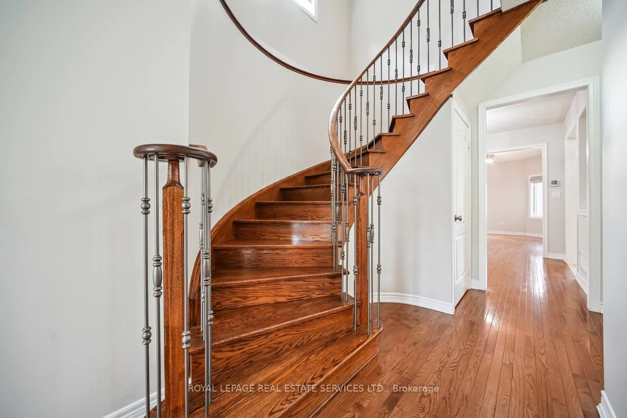 Photo 14 of 48 Manordale Crescent, Vaughan, Vellore Village — HOMEH