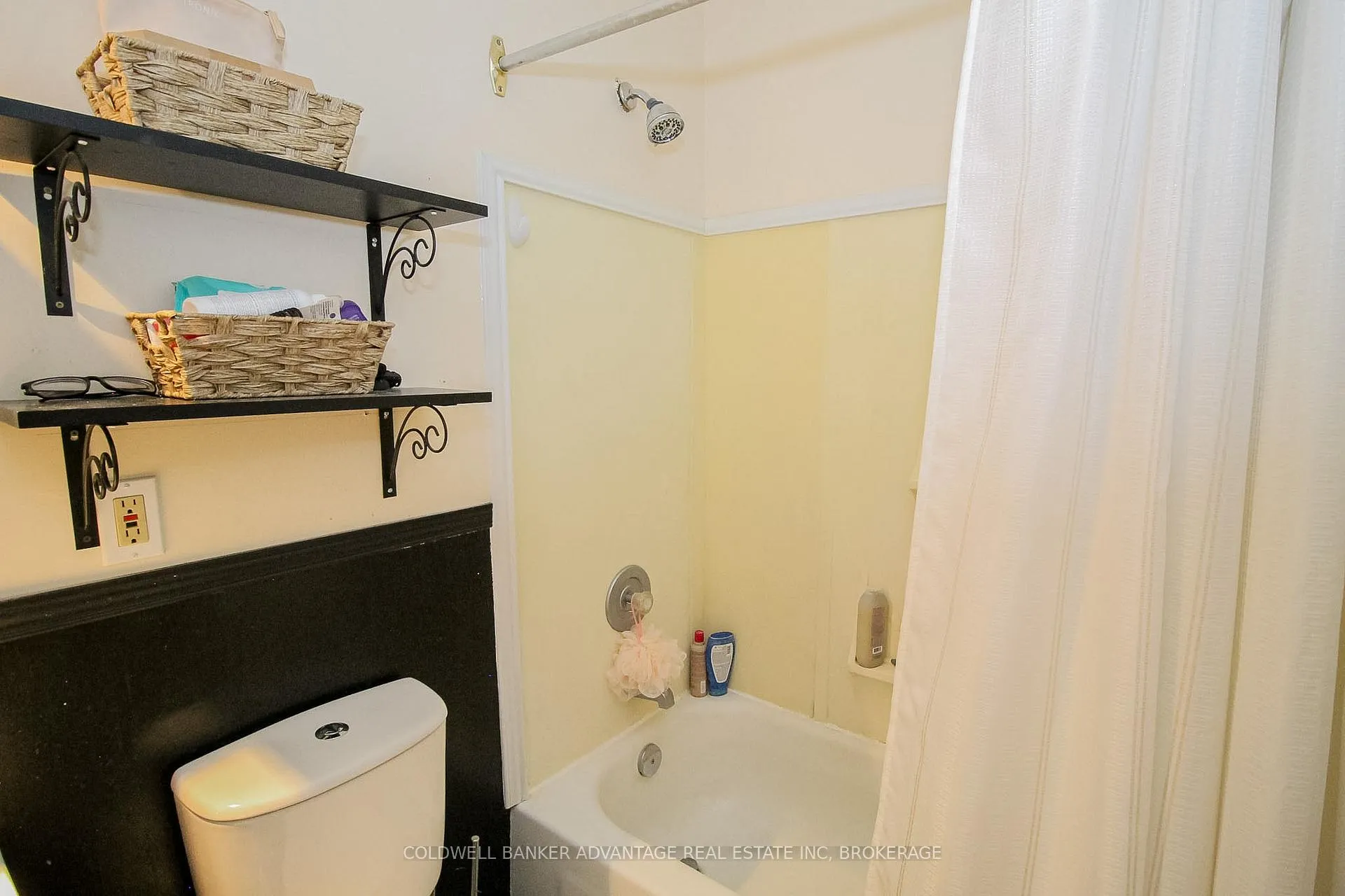 Photo 46 of 86 Adelaide Street, Port Colborne, Sugarloaf — HOMEH