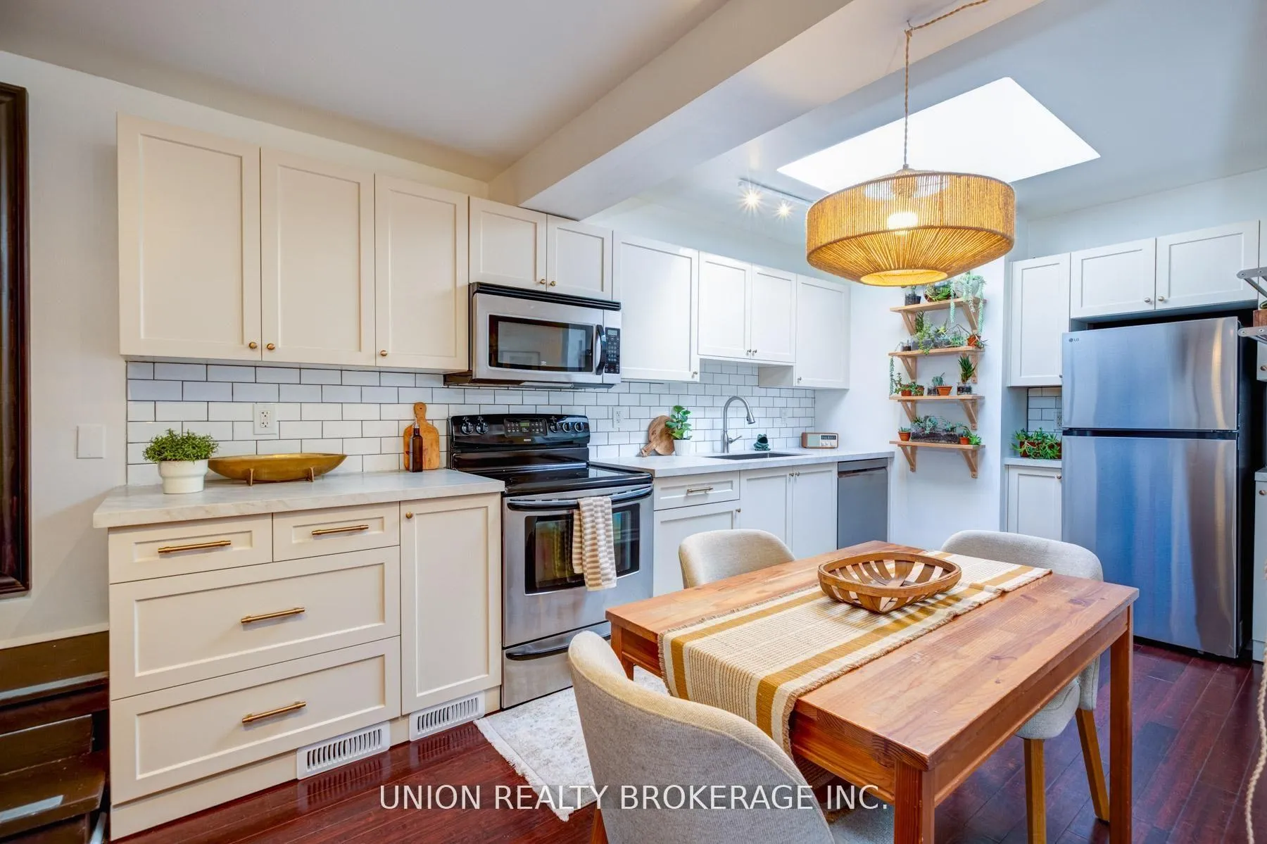 Photo 9 of 237 Craven Road, Toronto, Greenwood-Coxwell — HOMEH