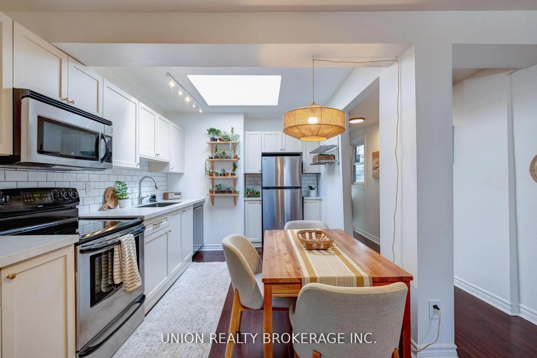 Photo 10 of 237 Craven Road, Toronto, Greenwood-Coxwell — HOMEH