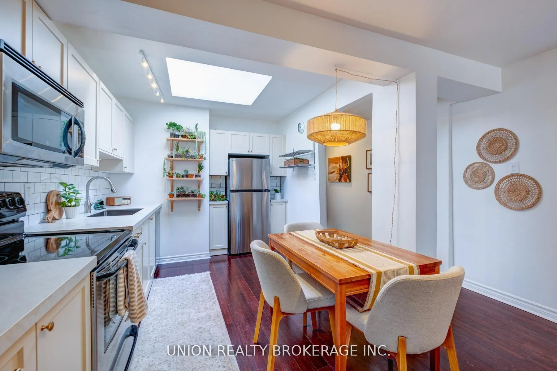 Photo 11 of 237 Craven Road, Toronto, Greenwood-Coxwell — HOMEH