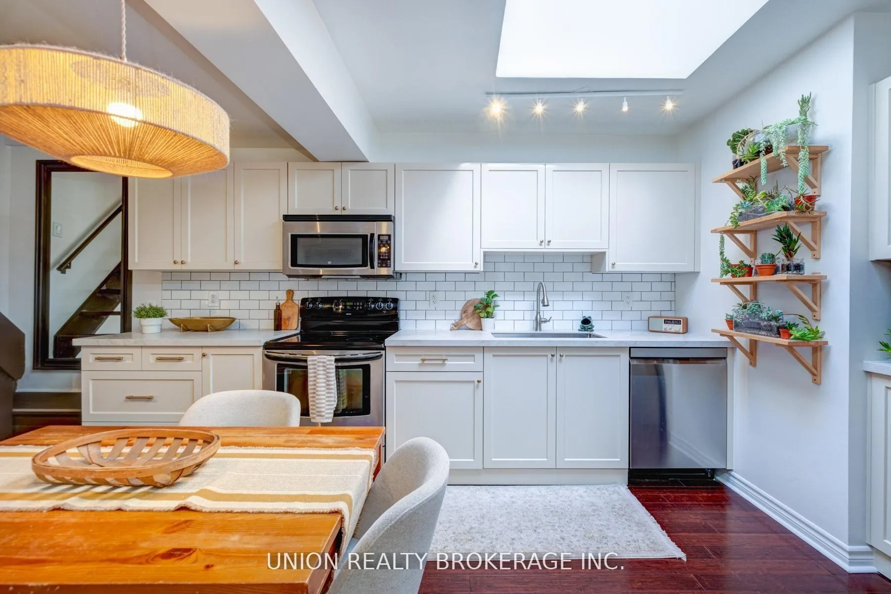 Photo 14 of 237 Craven Road, Toronto, Greenwood-Coxwell — HOMEH