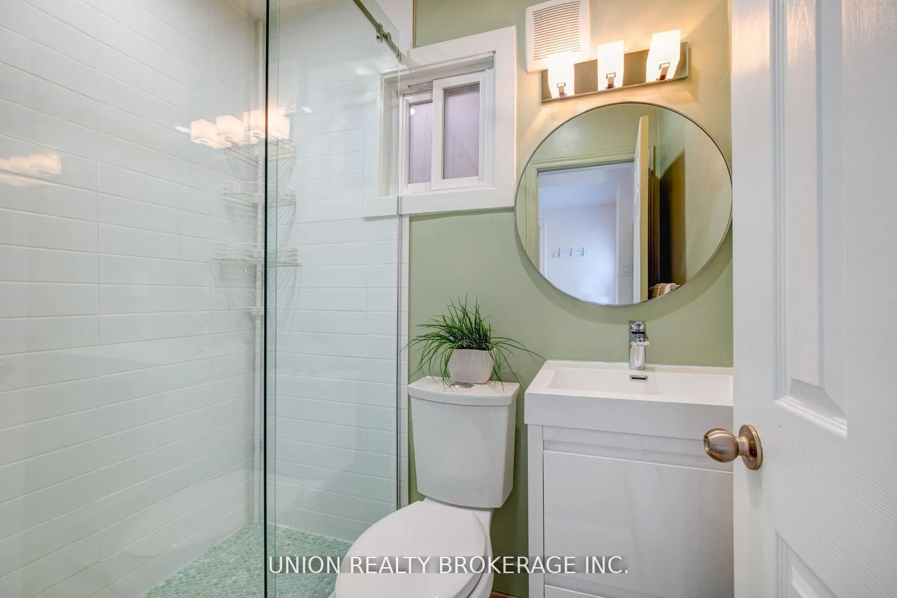 Photo 18 of 237 Craven Road, Toronto, Greenwood-Coxwell — HOMEH