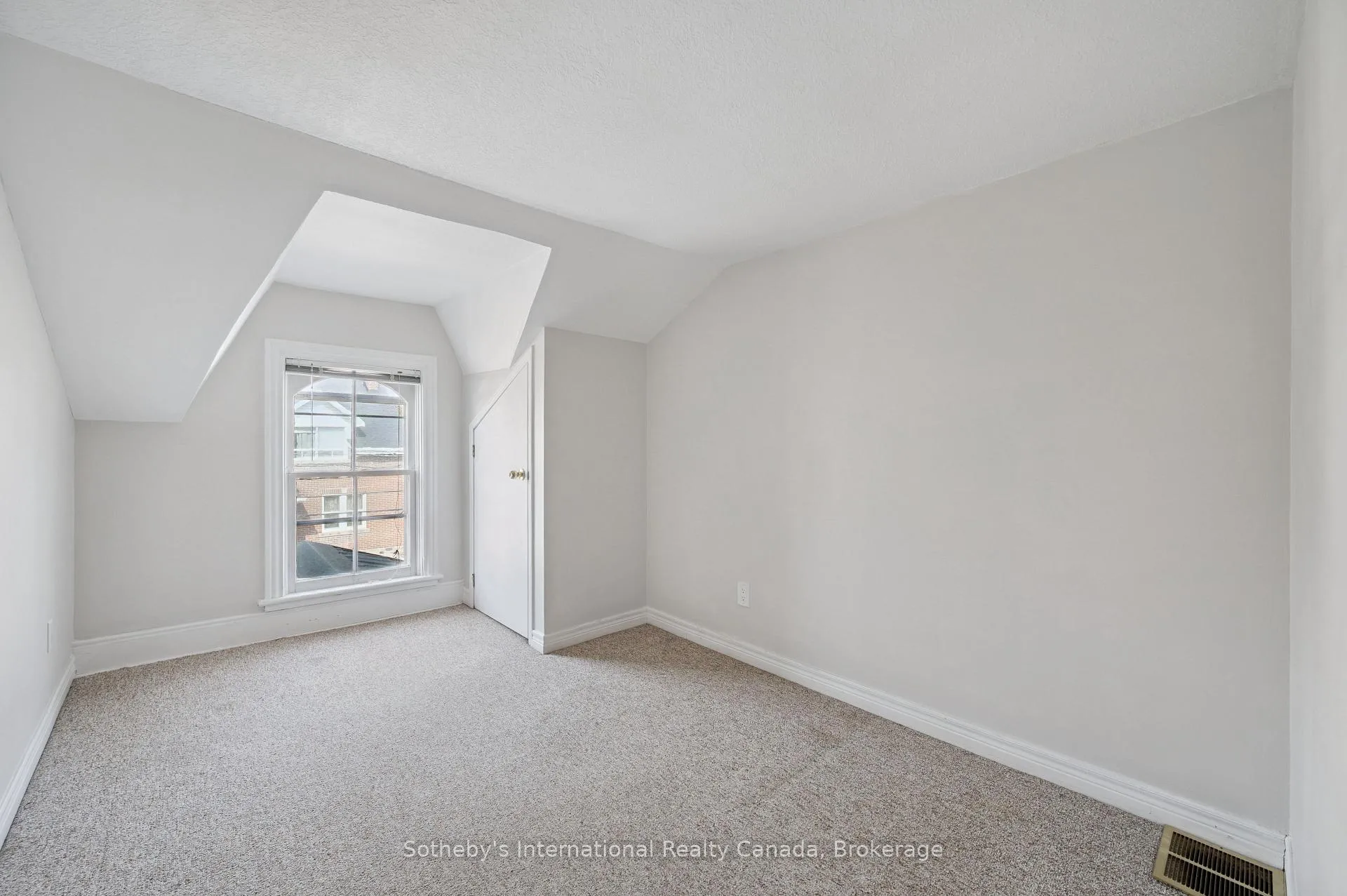 Photo 25 of 10 James Street W, Guelph, Dovercliffe Park/Old University — HOMEH