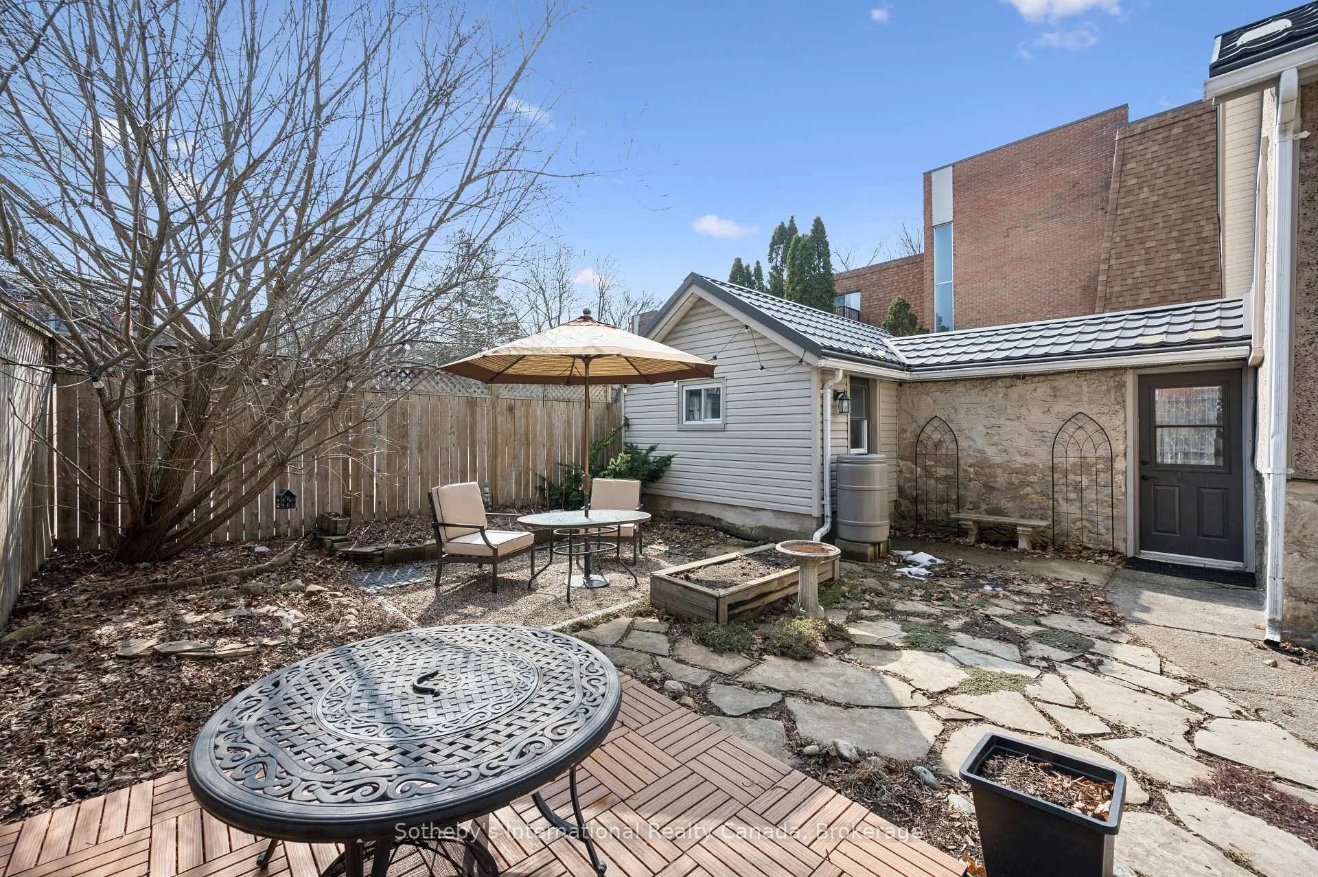 Photo 35 of 10 James Street W, Guelph, Dovercliffe Park/Old University — HOMEH