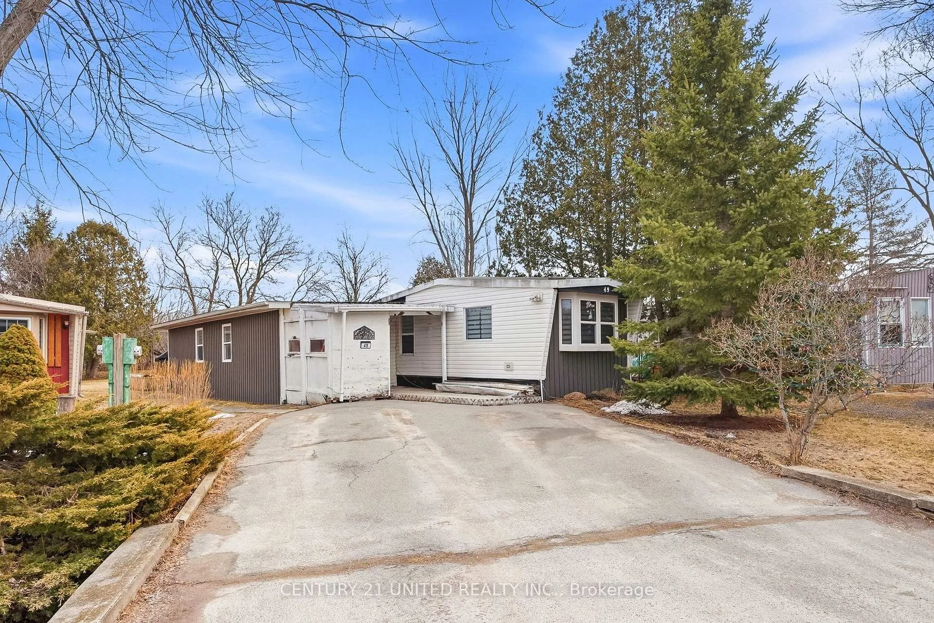 Photo 2 of 49 Hillview Drive, Hamilton Township, Rural Hamilton — HOMEH