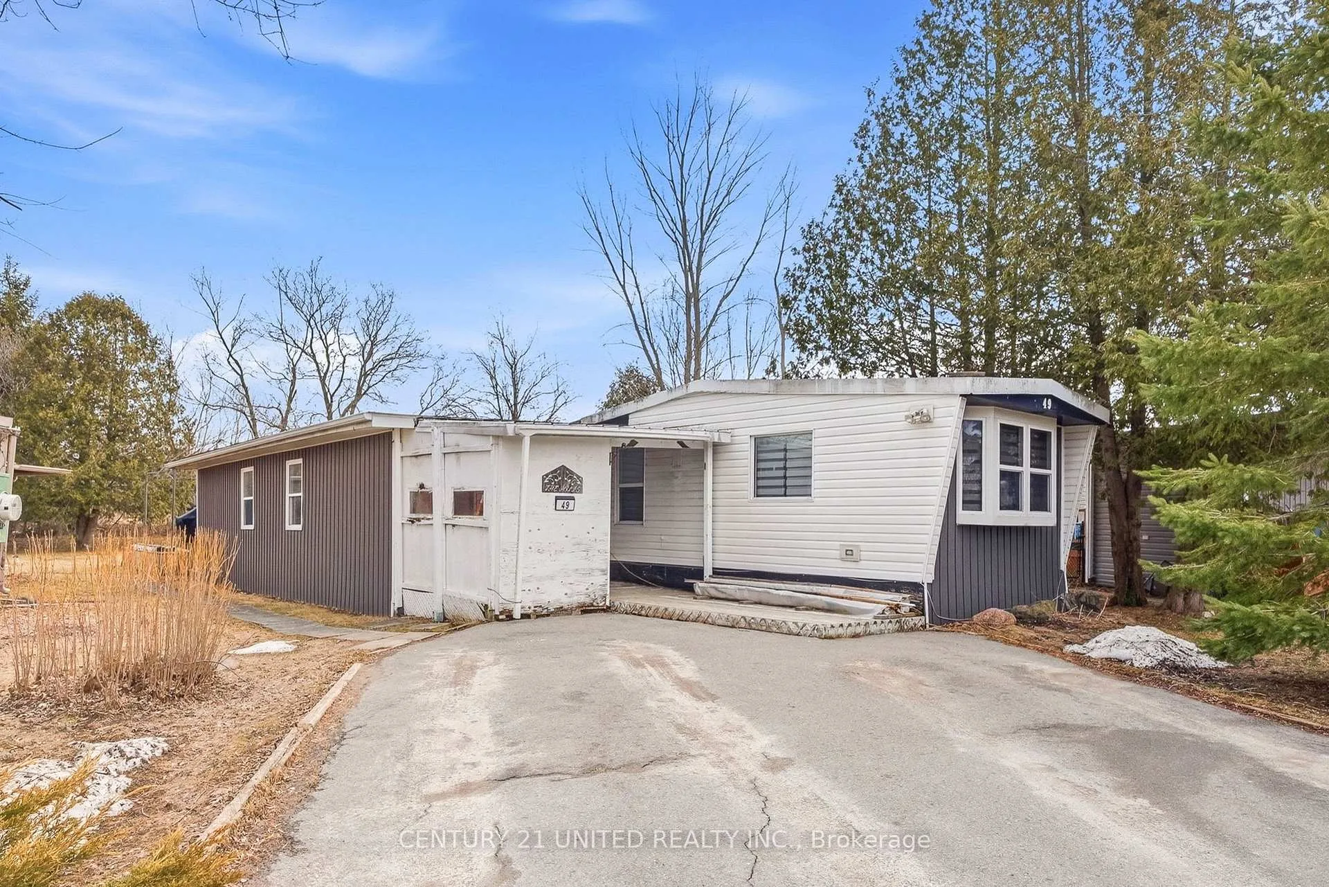 Photo 3 of 49 Hillview Drive, Hamilton Township, Rural Hamilton — HOMEH