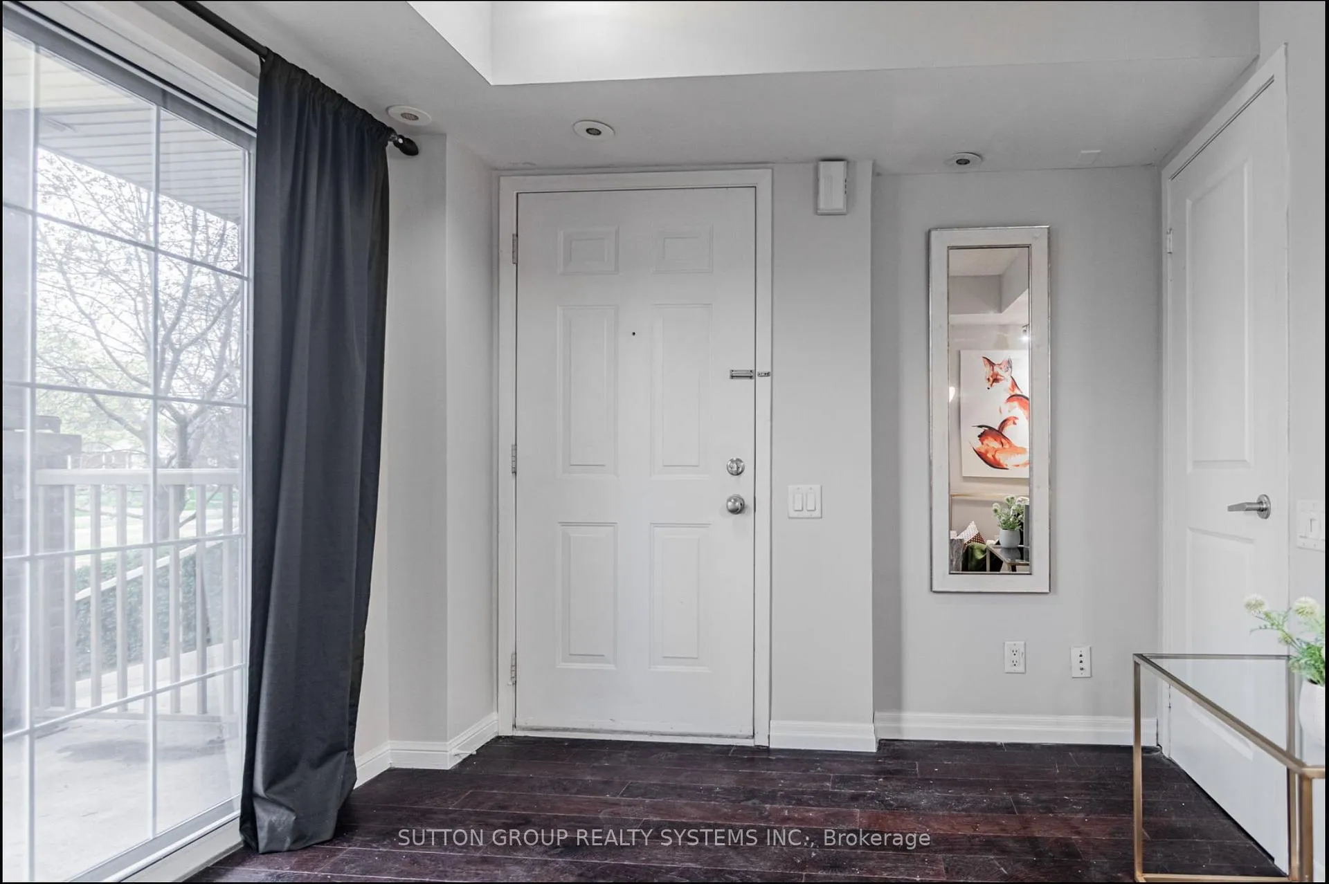Photo 4 of Unit TH 13, 93 The Queensway Avenue, Toronto, High Park-Swansea — HOMEH
