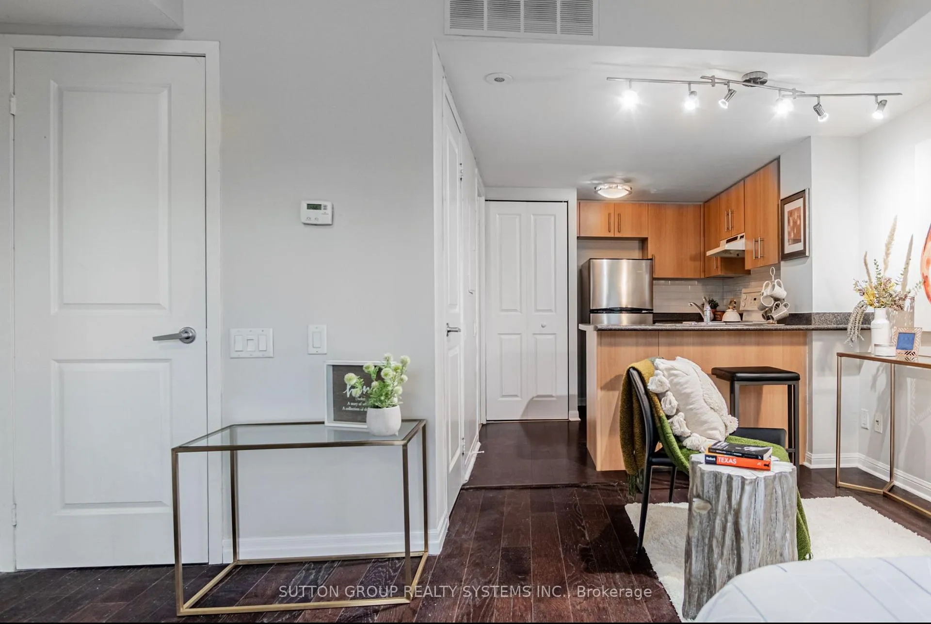 Photo 10 of Unit TH 13, 93 The Queensway Avenue, Toronto, High Park-Swansea — HOMEH
