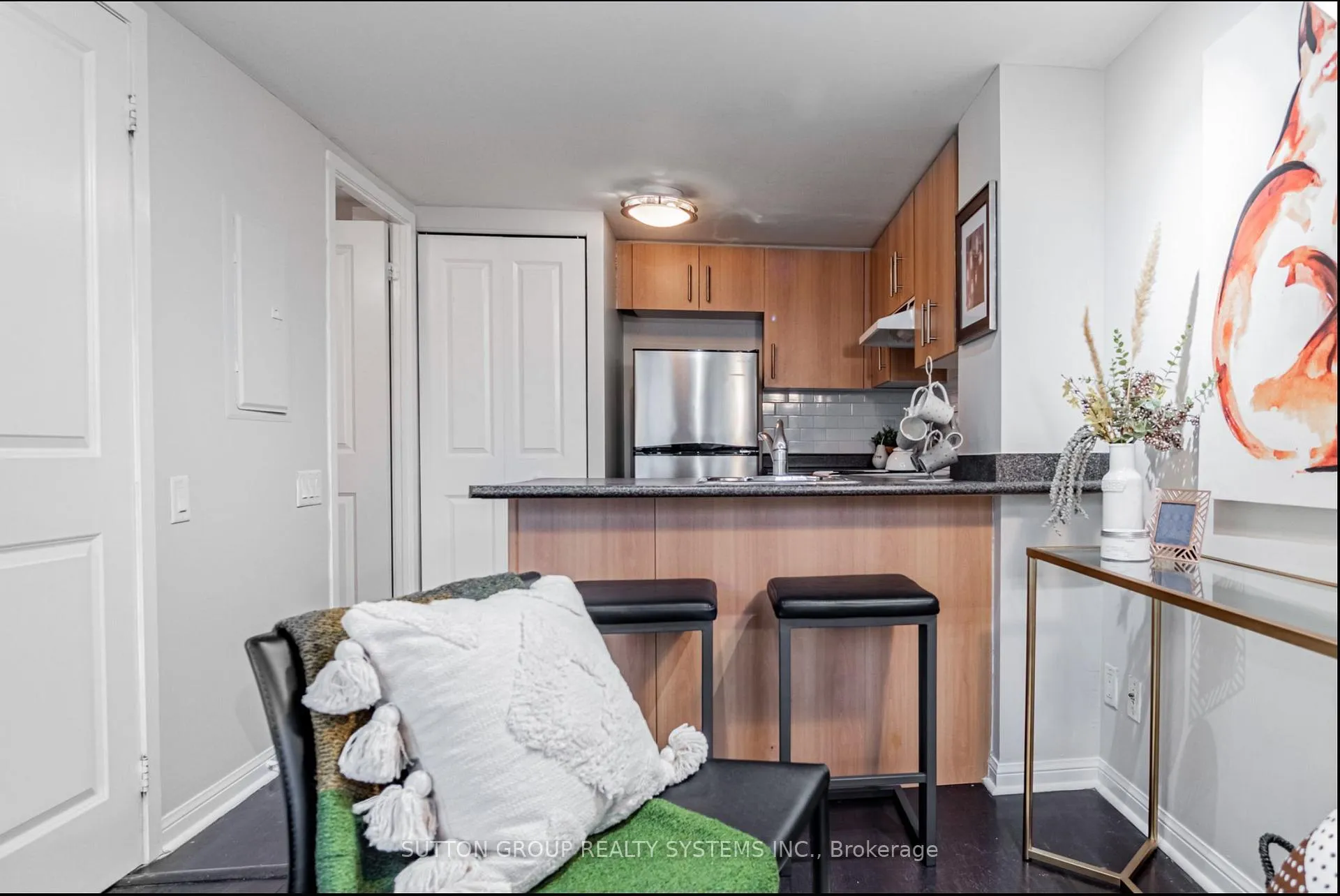 Photo 11 of Unit TH 13, 93 The Queensway Avenue, Toronto, High Park-Swansea — HOMEH