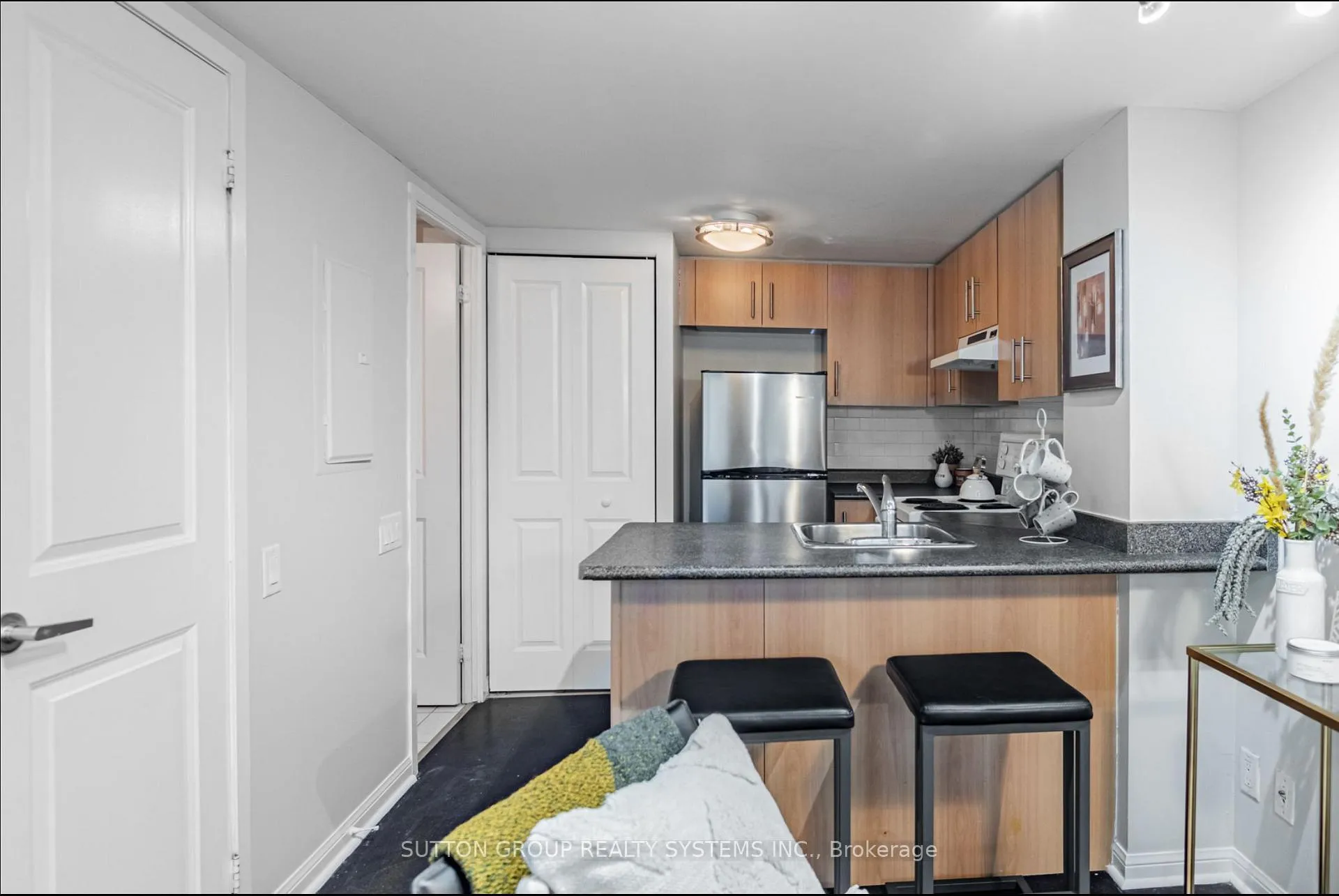 Photo 14 of Unit TH 13, 93 The Queensway Avenue, Toronto, High Park-Swansea — HOMEH