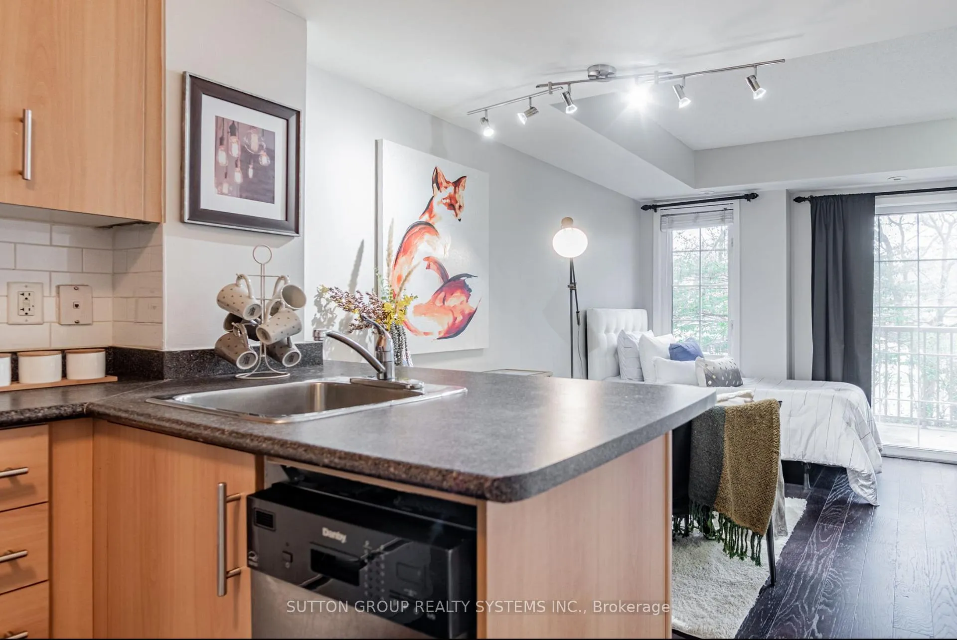 Photo 16 of Unit TH 13, 93 The Queensway Avenue, Toronto, High Park-Swansea — HOMEH